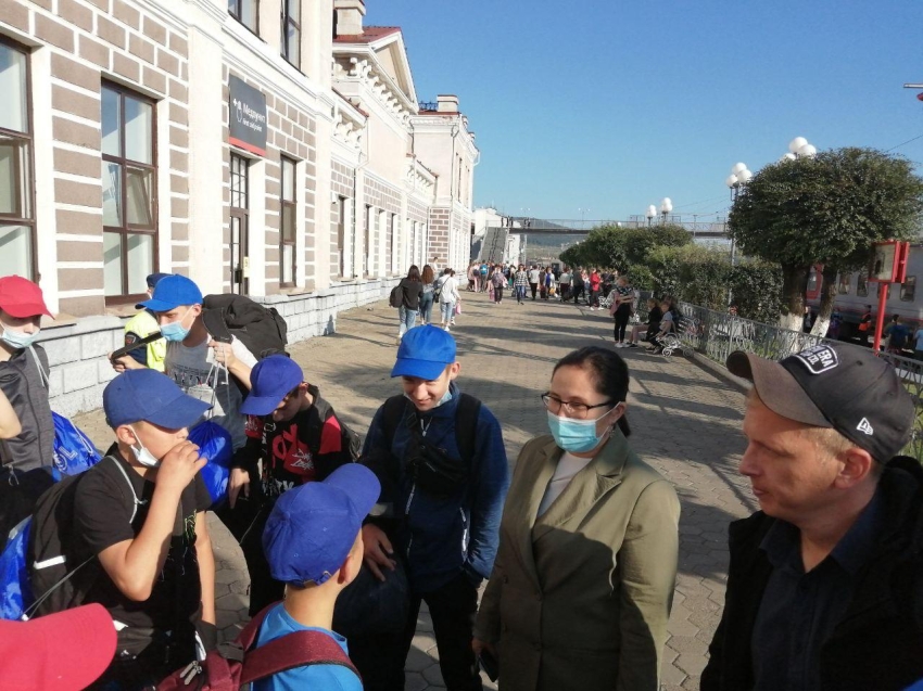 Сорок детей из пострадавших от паводков районов Забайкалья отправились во Всероссийский детский центр «Океан»